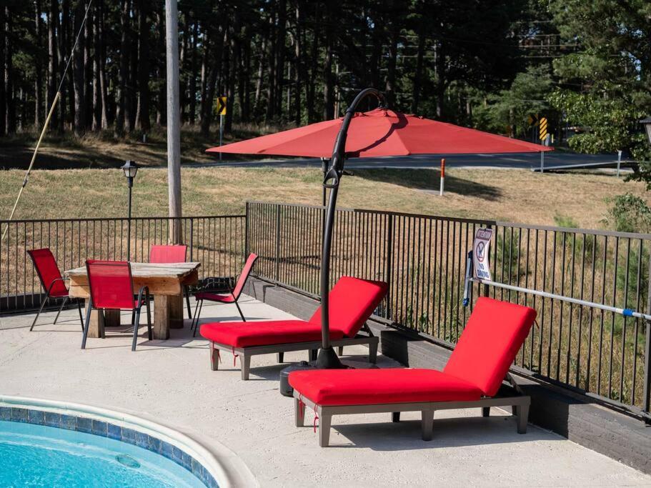 Stonegate Lodge King Bed Wifi 50 Roku Tv Salt Water Pool Room #104 Eureka Springs Eksteriør bilde